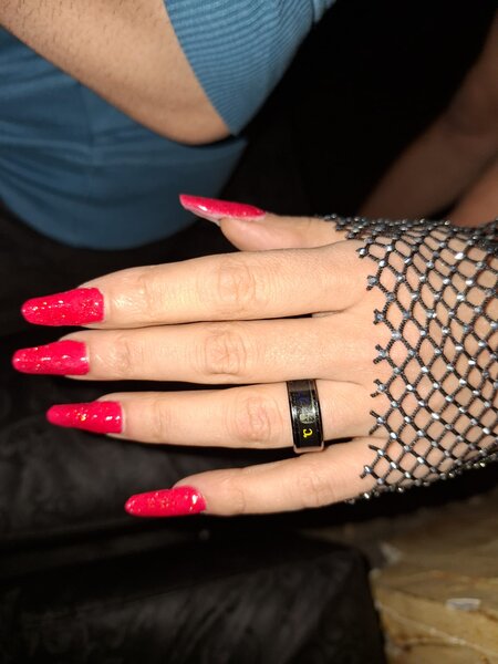 Buna dimineata, manichiura.