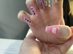 Buna dimineata, manichiura